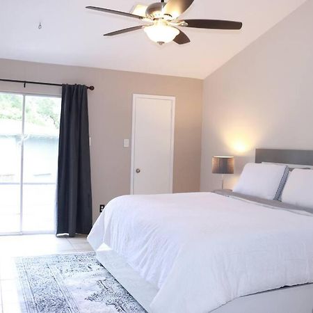 Villa 2 Bdr With Workspace & Patio In Montrose Houston Exterior foto