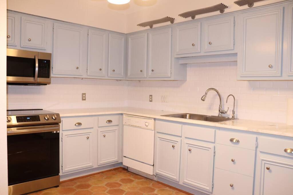 Villa 2 Bdr With Workspace & Patio In Montrose Houston Exterior foto